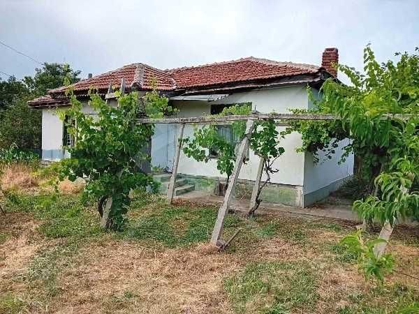 Продава се Къща в с. Правище, Област Пловдив - 71 кв.м за 705 €/кв.м - Снимка #1