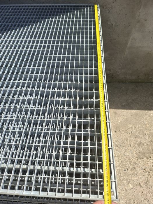 Grilaje zincate galvanizate