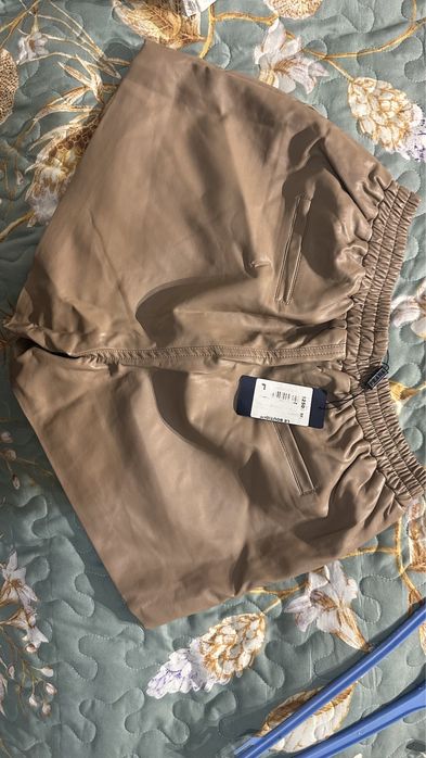 Шорты кожанный женская