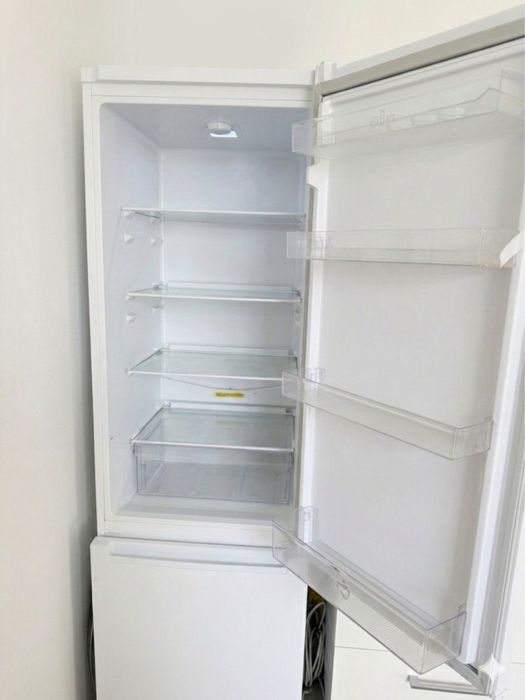 Vand frigider Arctic second hand