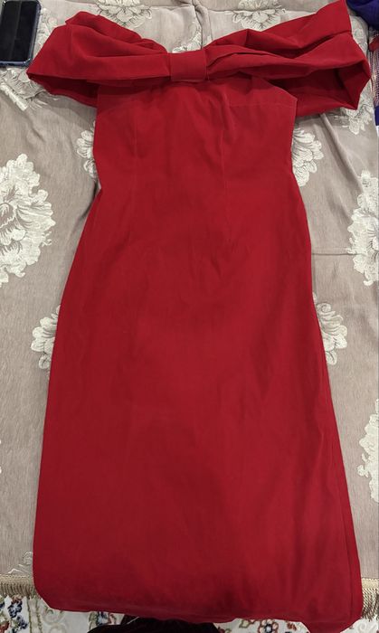 красное платье,М, 44