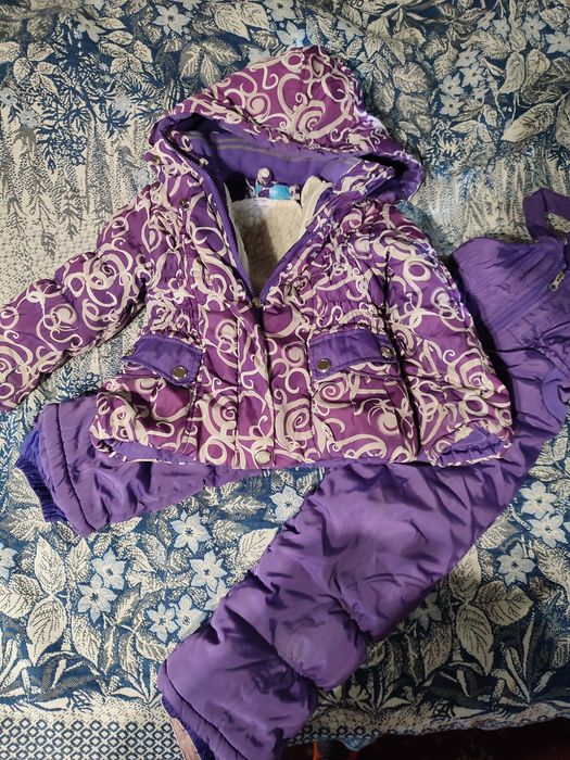 Продам комбенизон  размер 3-5 лет