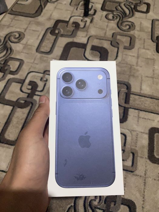 Айфон 17 про.