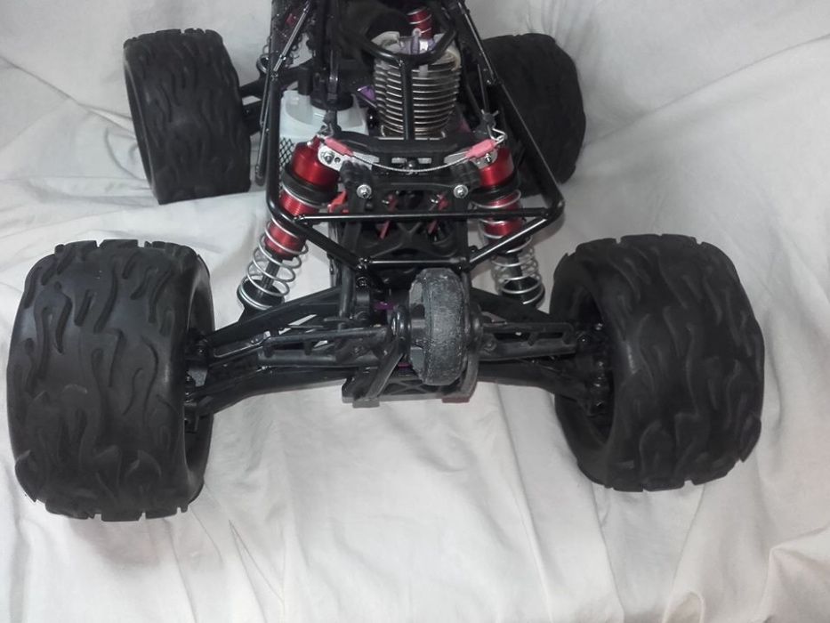 Savage XL 5.9 Nitro 4x4 rc car monster 1/8 made in USA Ролер   и части