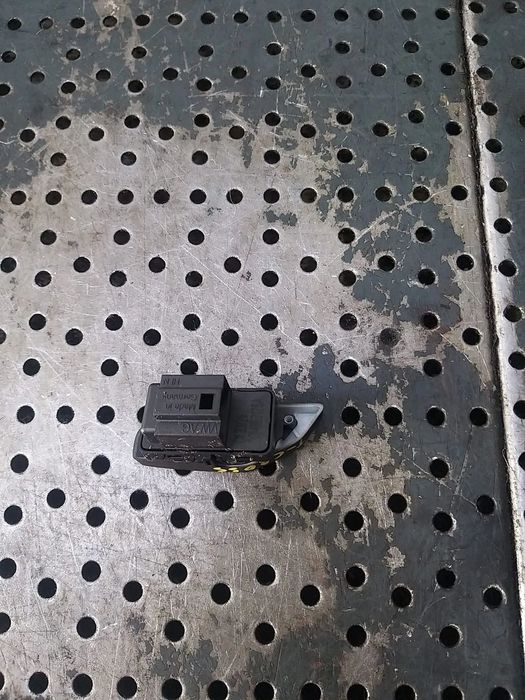 Butoane blocare deblocare usa stanga fata vw t cross c11 d31 2gm962125a