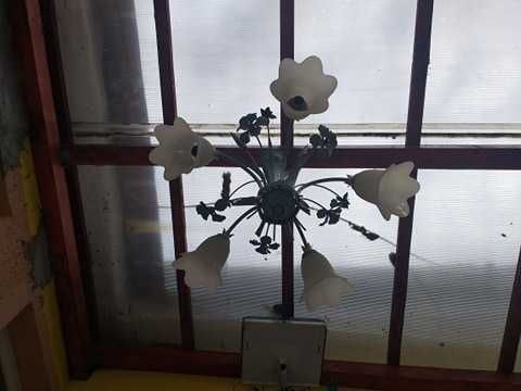 Candelabru cu cinci brate si doua aplice de perete din fier forjat