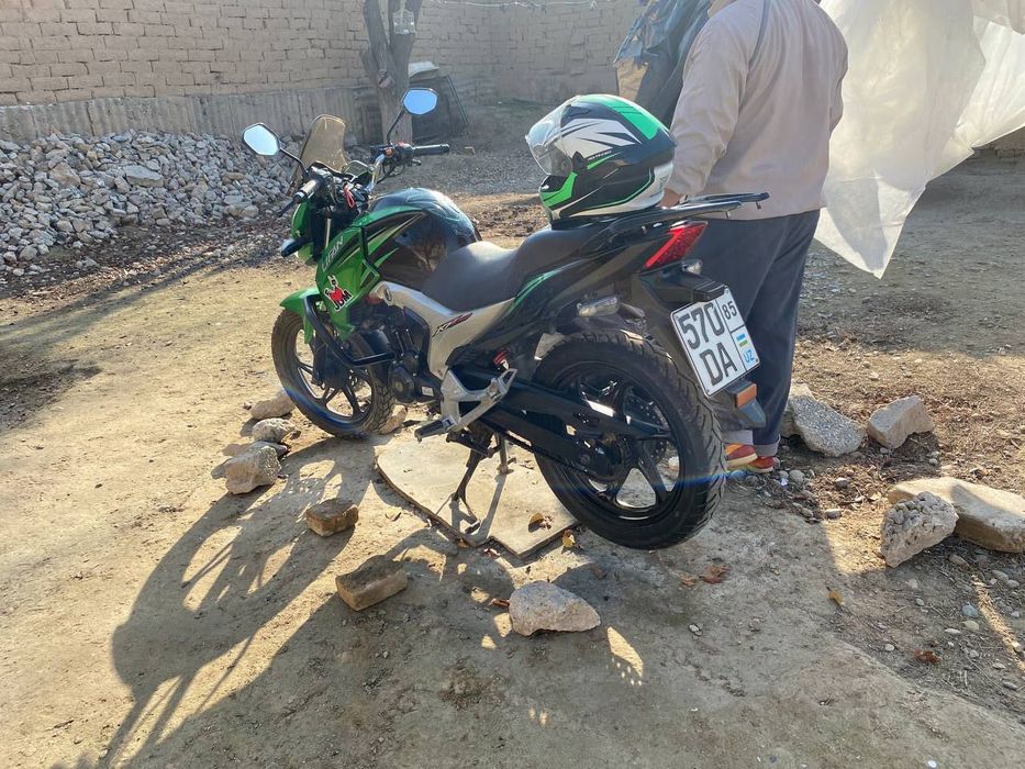 Мотоцикл спортивный