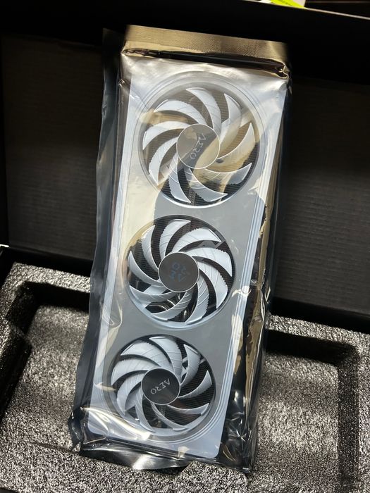 Видео карта Gigabyte и слушалки Sony