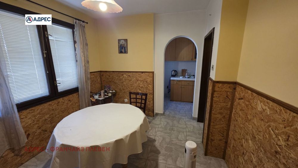 3-стаен в Плевен-9-ти квартал площ 110 цена 160000