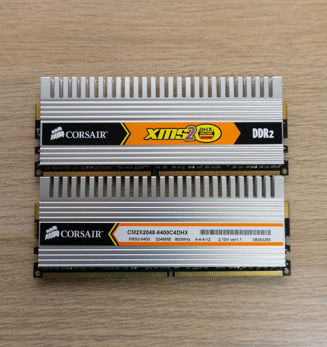 DDR2 Corsair XMS2 2×2 GB 800 MHz