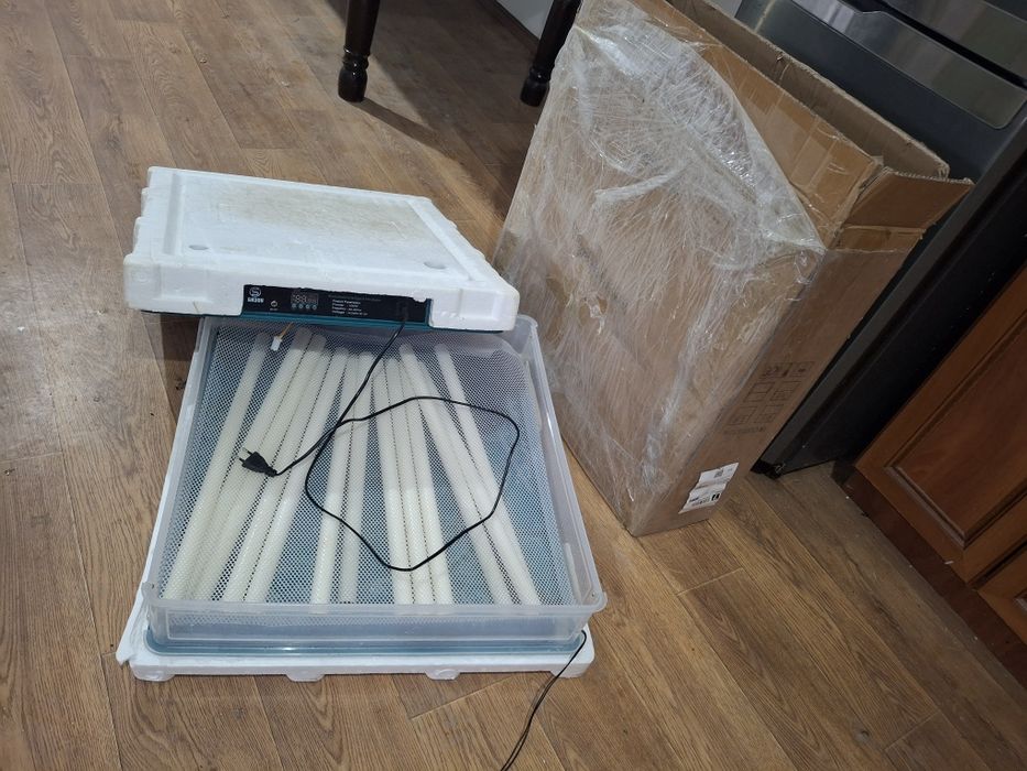 Инкубатор Бизон.