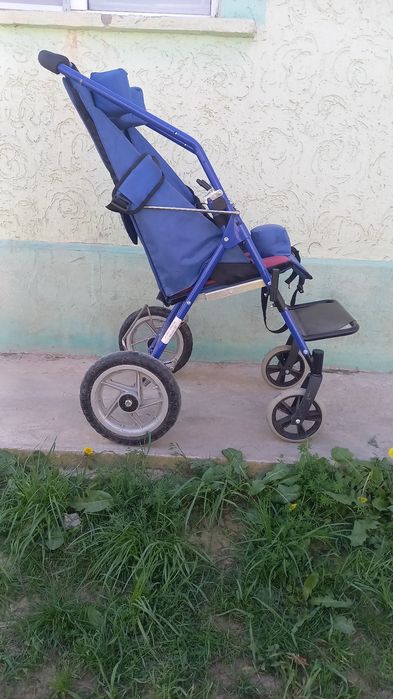 детский инвалидный кольяска.