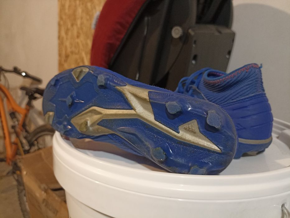 Ghete fotbal Adidas Predator