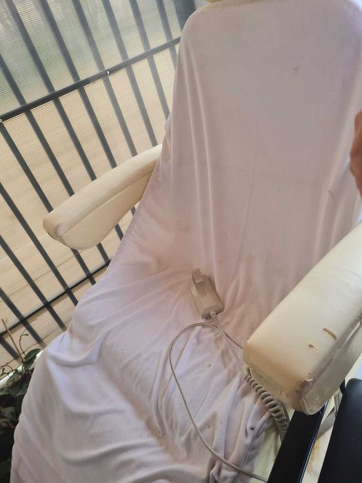 Vând scaun de cosmetica/masaj