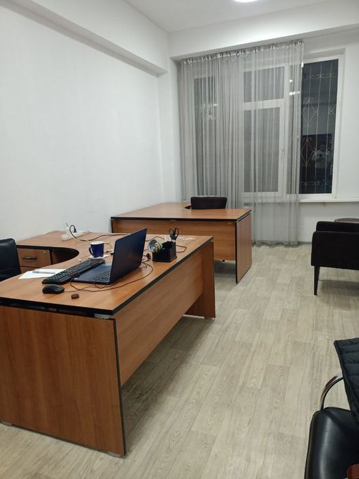 Сдается одно место в офисе