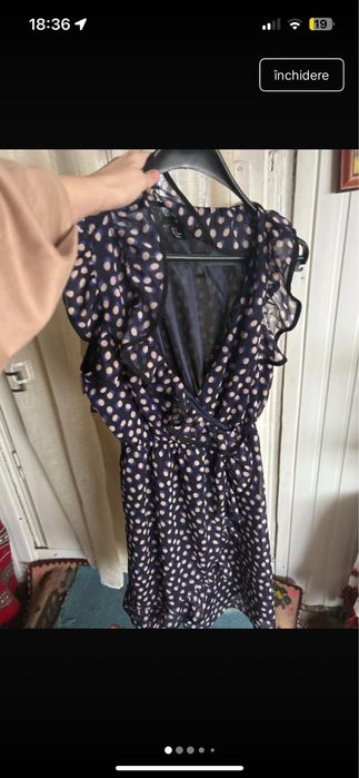 rochie H&M cu imprimeu cu buline bleumarin