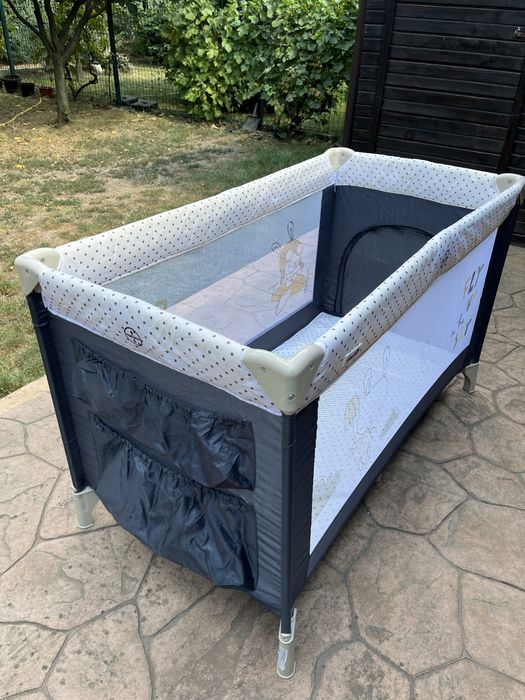 Pătuț/țarc pentru bebeluşi