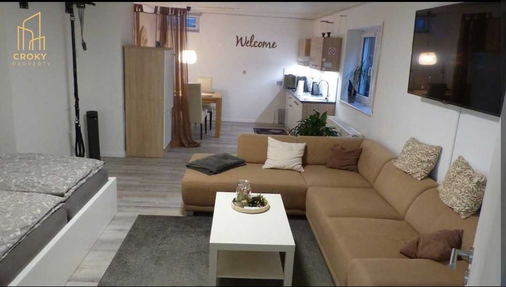 Дава се под наем Тристаен апартамент в София, Център - 80 кв.м за 1000 € - Снимка #1