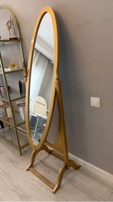 Oglindă elegantă tip dressing, cadru auriu – stare foarte bună