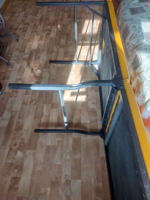 Продаётся складной массажный стол