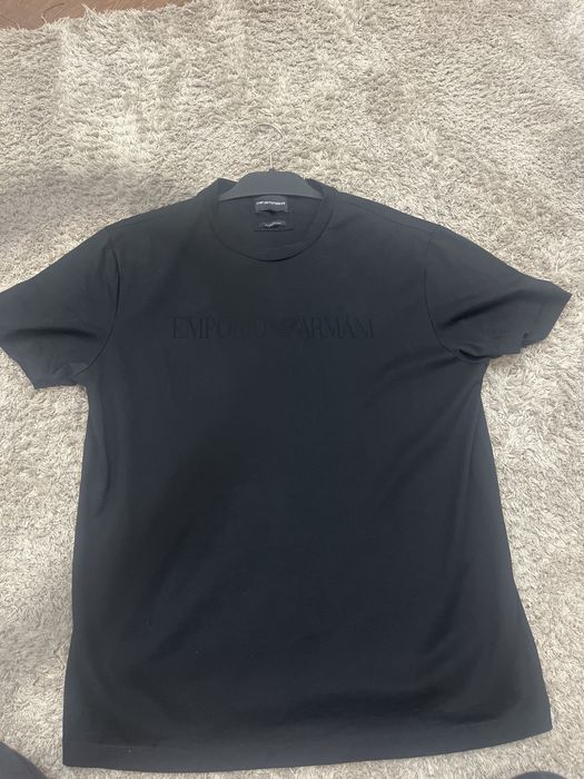 Продаю оригинальную футболку Emporio ARMANI дешего