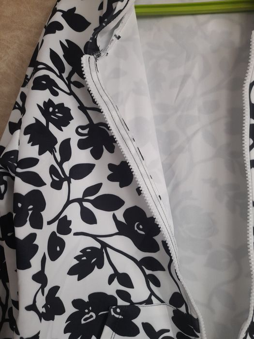 Нов дамски суитчър М,Л рр 14евро