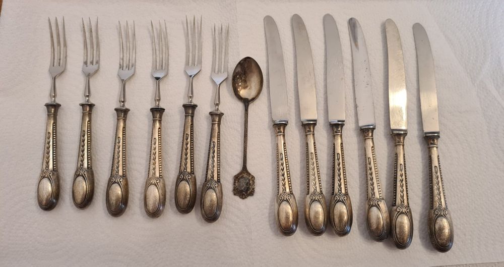 Set tacâmuri placate argint