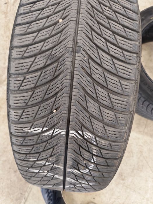 Зимни гуми 235 55 19, марка Michelin pilot alpin 5 suv
