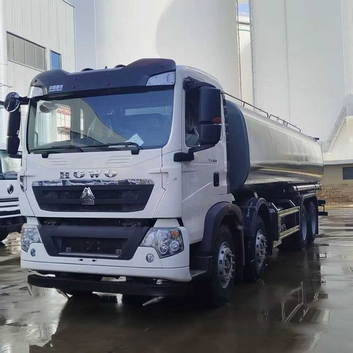 Howo 8x4  30000L  Yangi Vodovoz   Водовоз (поливомоечная машина)
