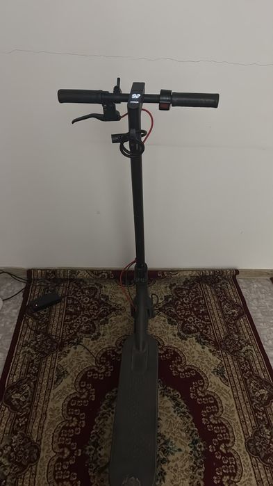 Самокат Xiaomi Mi Electric Scooter M365