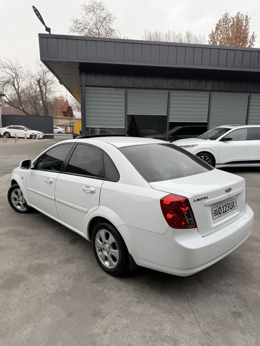 Gentra 2019 sotiladi  srochno 1 qul moshin