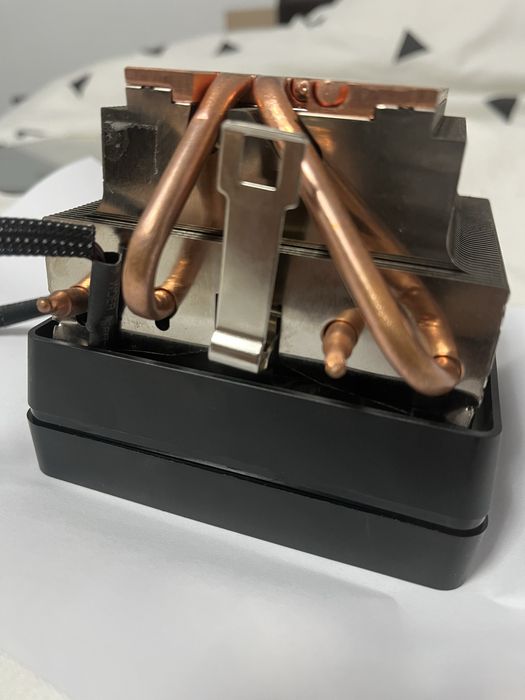 Cooler AMD Wraith Prism cu RGB socket AM4