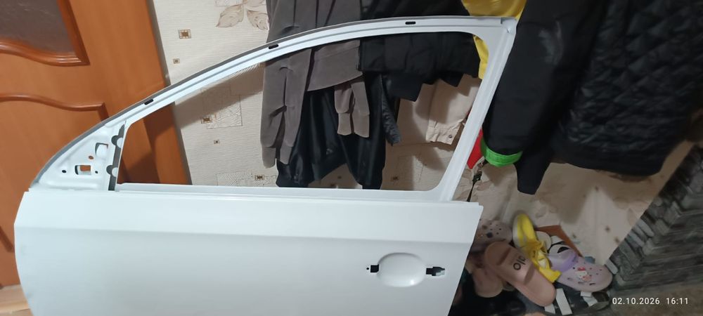 Skoda rapid дверь 2014