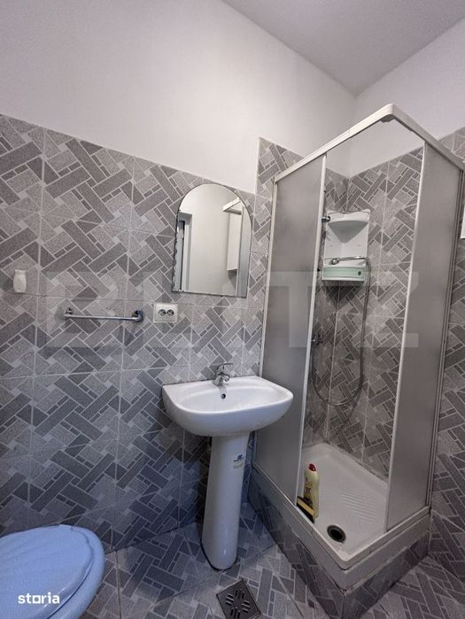 Garsoniera de inchiriat, la casa - zona Independentei