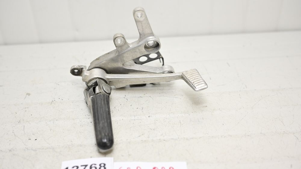 Suport Scarita Fata Dreapta Cu Pedala Frana Spate Honda CBR 929 2000