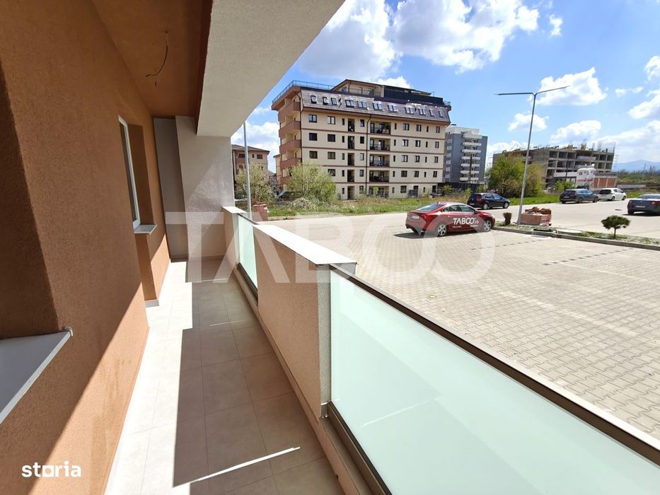 Apartament 3 camere decomandat - 2 bai - balcon - parcare - intabulat