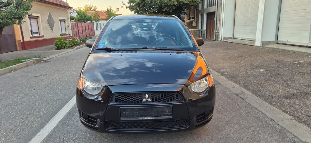 MITSUBISHI  COLT, fabricatie 2011, 1.3 benzina euro 5, 2300 euro.neg.
PRET 2450 EURO.NEG.