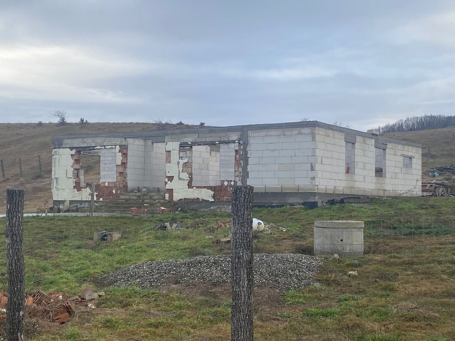 Urgent casă de vânzare in construcție
