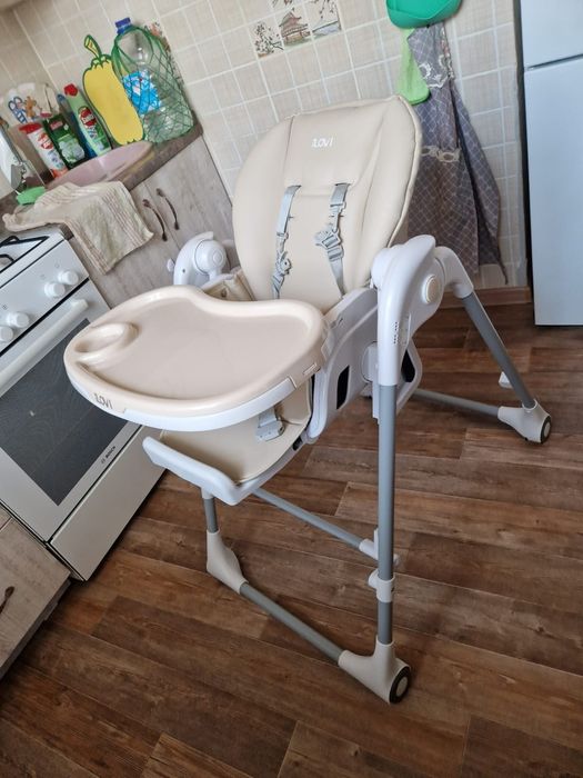 Детский стульчик для кормления.