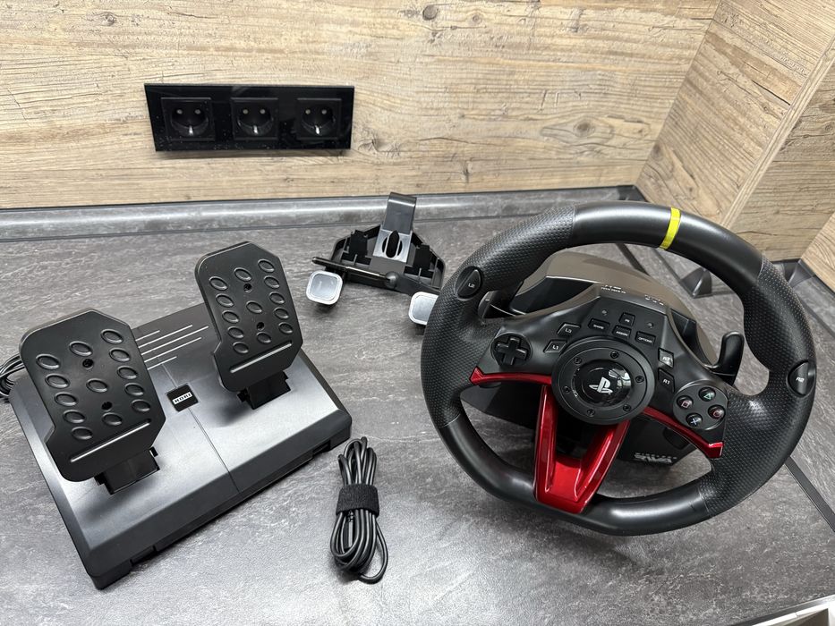 Волан с педали HORI Wireless Racing Wheel