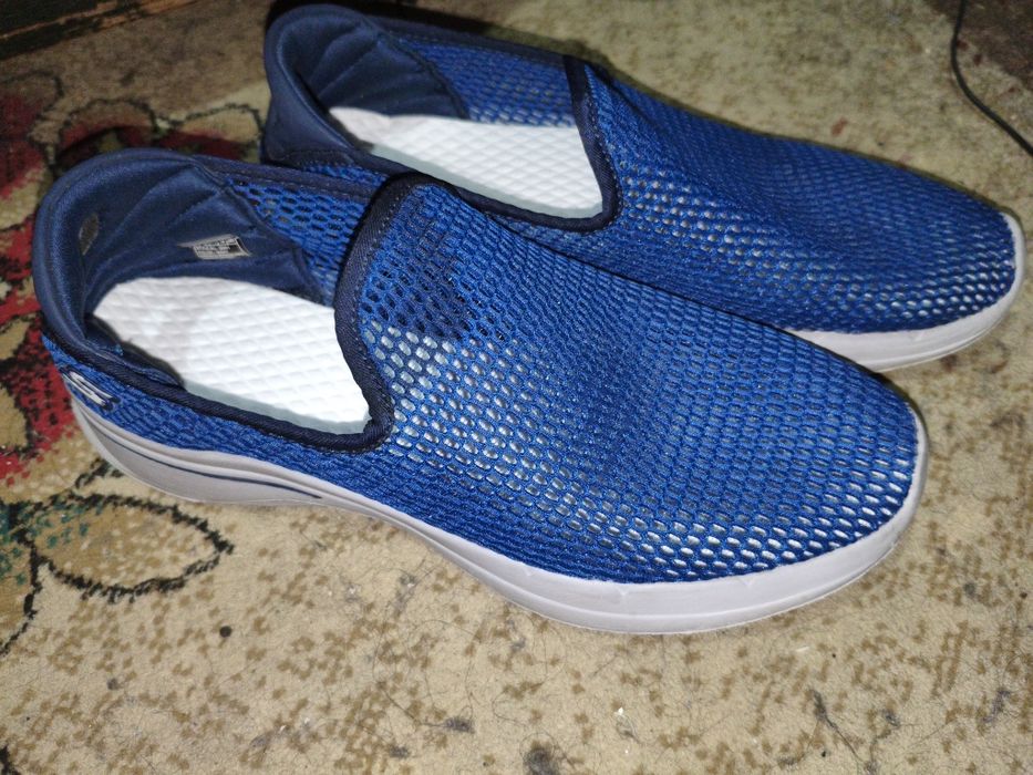 Кроссовки sketchers