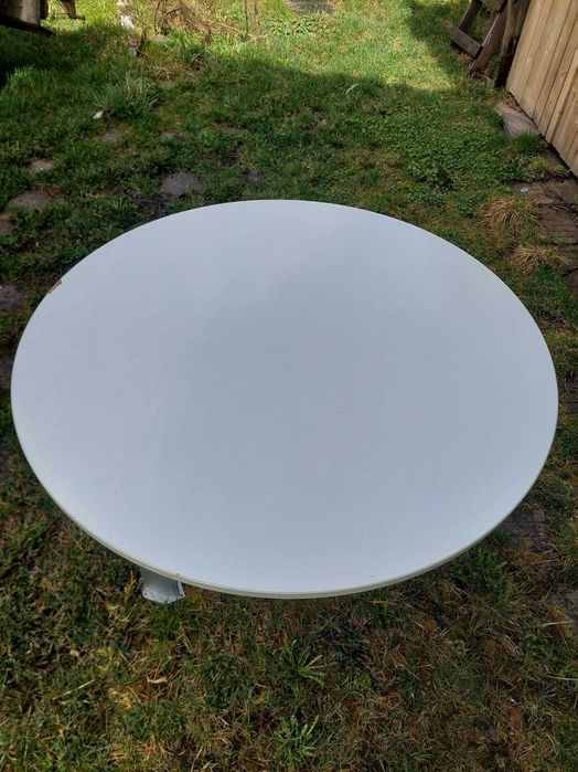 3 броя маси - дърво с метални крака