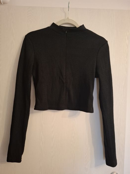 Crop top cu mâneci lungi și fermoar