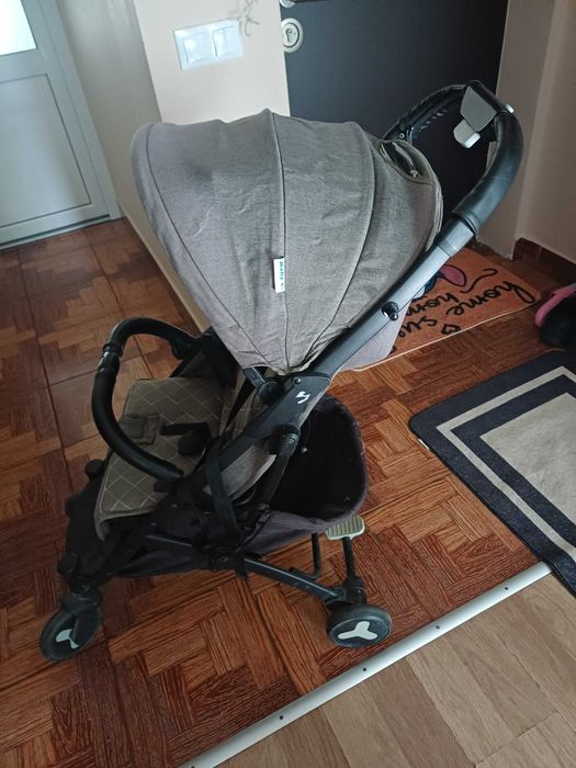 Cărucior sport Baby C, ușor, compact, pliabil