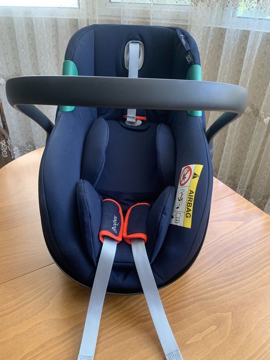 Детски стол за кола