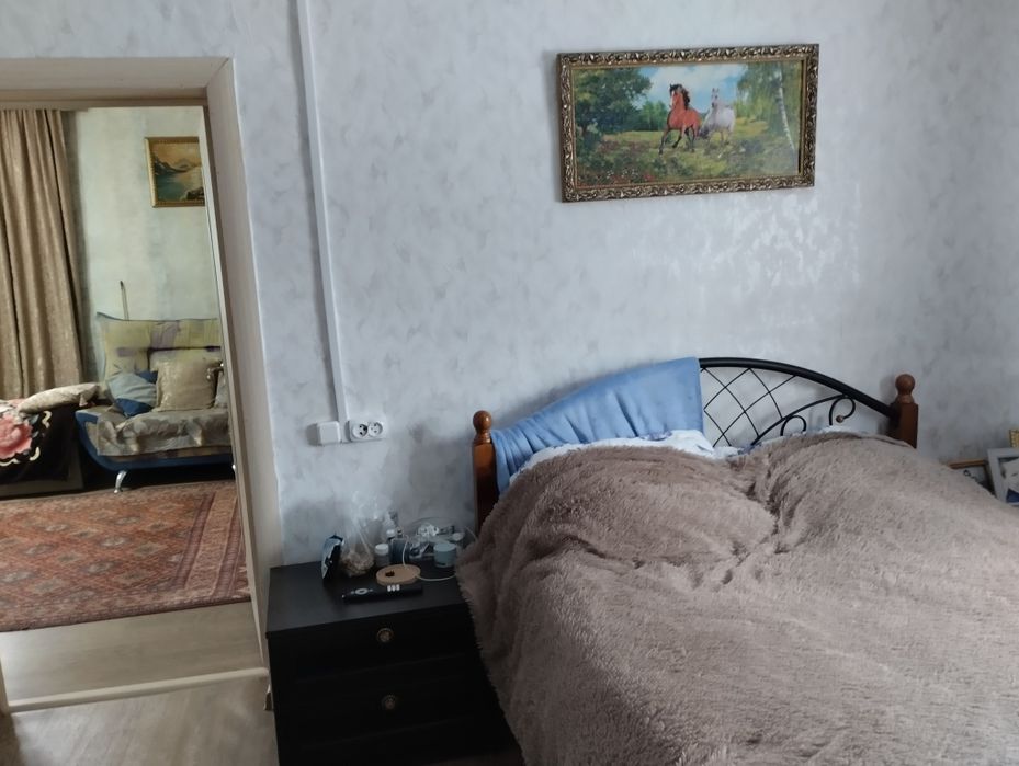 Срочно.продается частный дом, в центре Красного Яра.ыбырая дом 17.