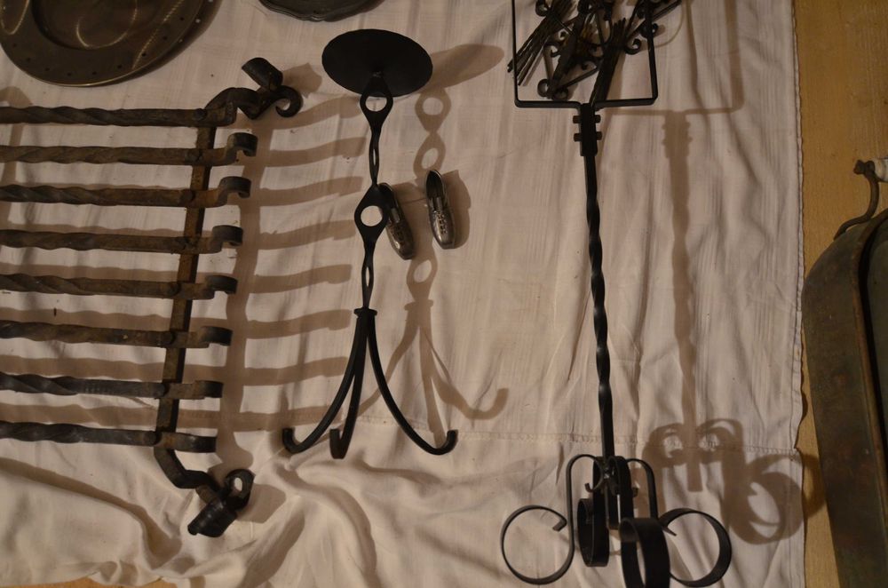 De vanzare Set 4 Scaune + 2 Fotolii  vintage / antic / vechi / Retro