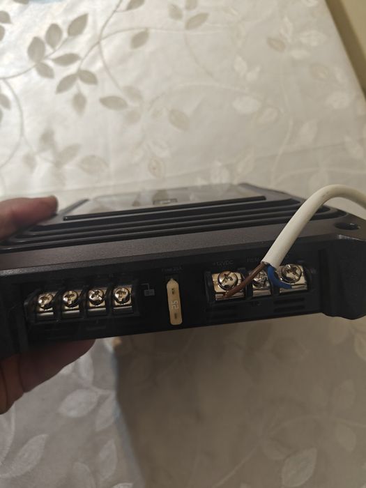 Двуканален усилвател Jbl