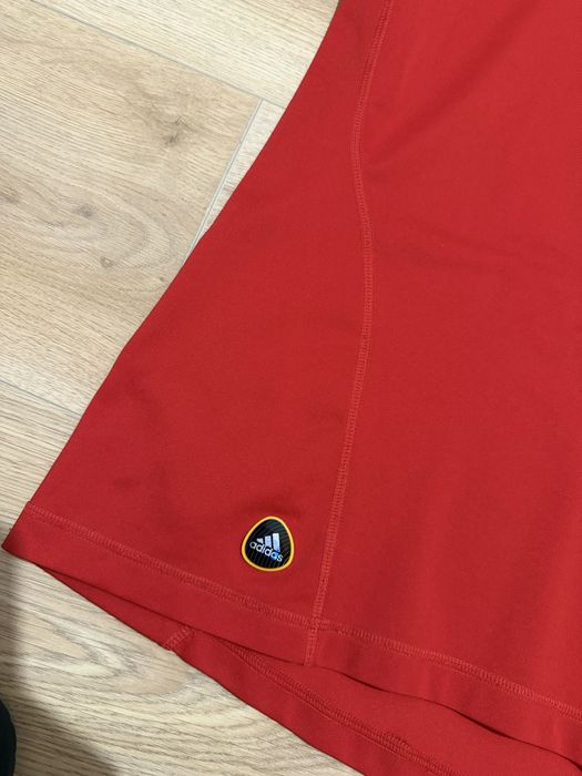 Tricou de fotbal Adidas Spania 2010 campionatul mondial ORIGINAL marime M ca nou