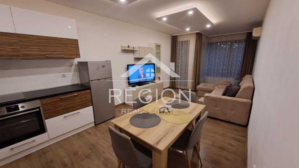 Дава се под наем Двустаен апартамент в Варна, Център - 64 кв.м за 550 € - Снимка #2